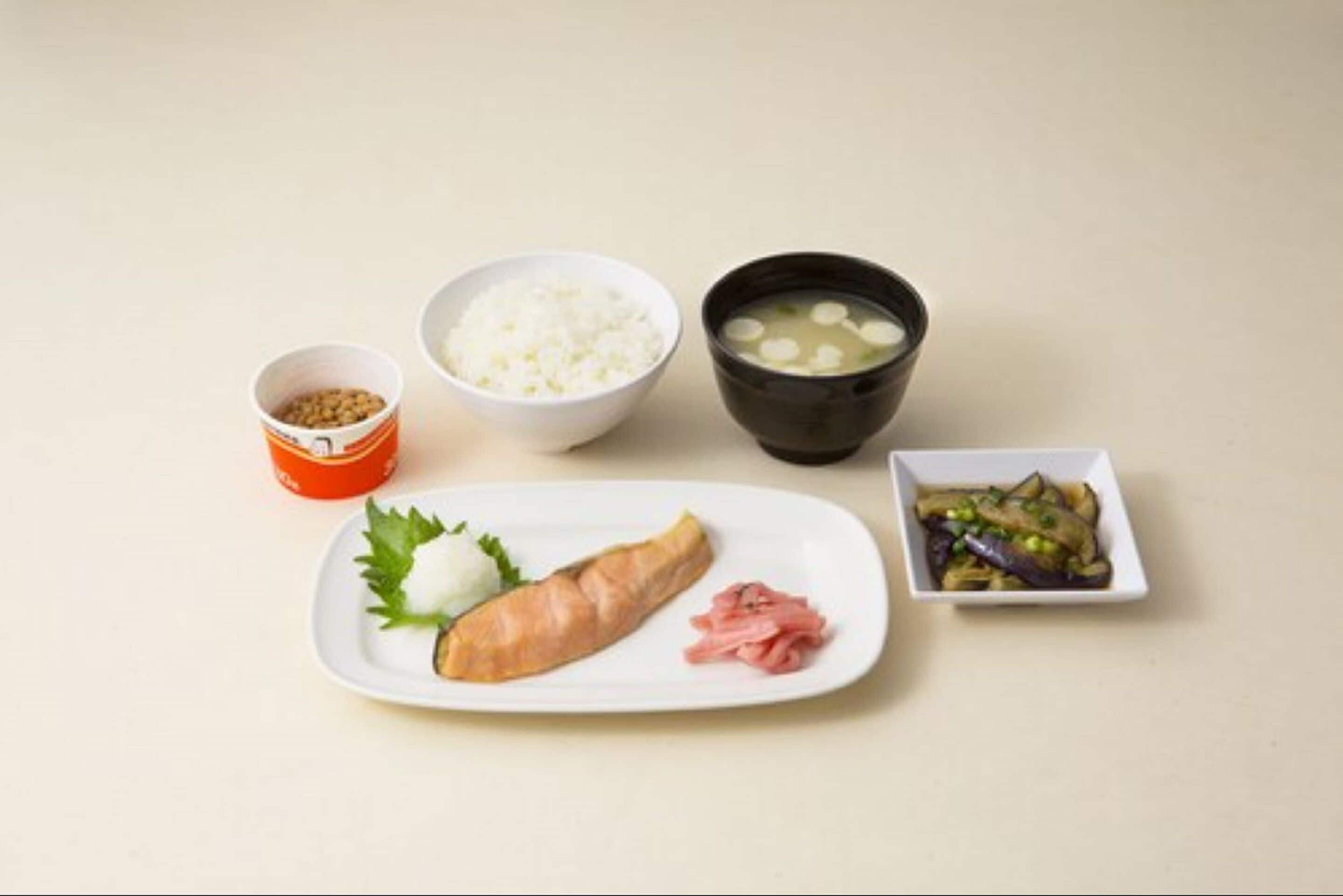 Daily cooked-to-order breakfast (JPY 935 per person)