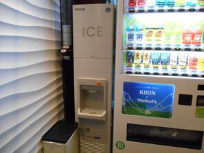 Vending machine - Grand Central Hotel (Tokyo)