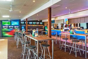 Sports bar - Hoey Moey Backpackers - Hostel (Coffs Harbour)