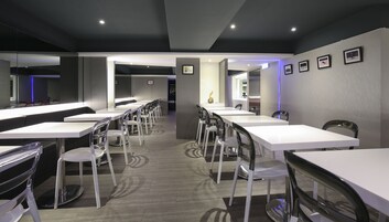 Desayuno buffet todos los días (con cargo)