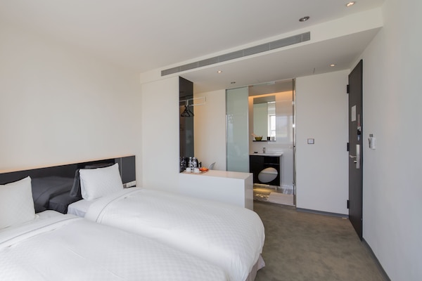 Deluxe Room, 2 Twin Beds, City View | View from room