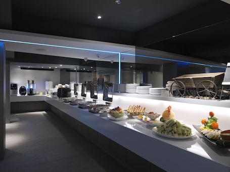 Buffet. Cityinn Hotel Plus - Taichung Station Branch