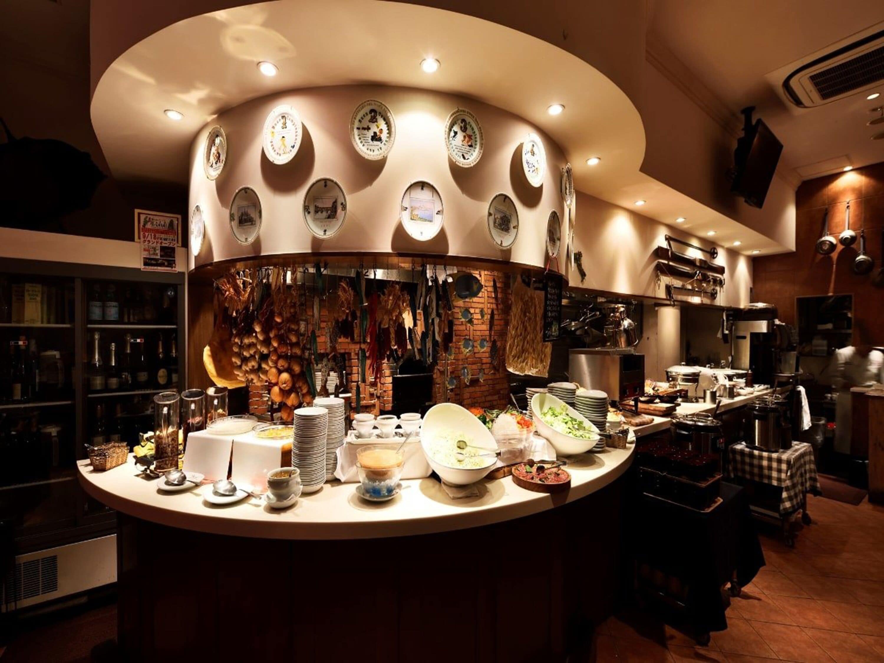 Breakfast, lunch and dinner served