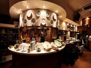 Breakfast, lunch and dinner served