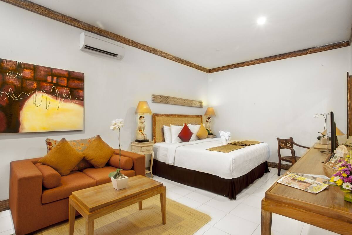 Studio | 1 bedroom, premium bedding, minibar, in-room safe