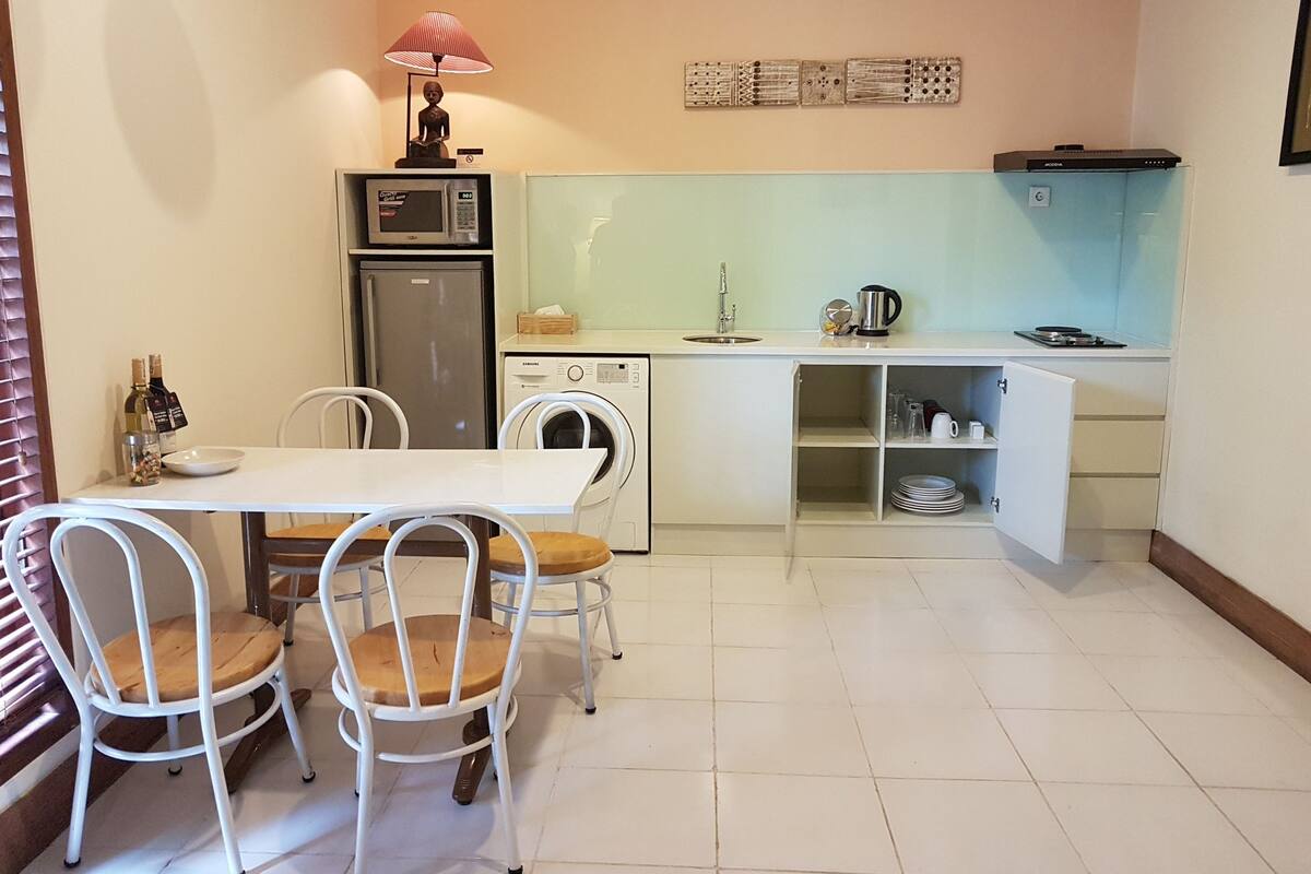 One Bedroom Suite  | In-room dining