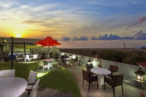 Dining - Parkside DenBukit Residence & Suite Jimbaran (Jimbaran)