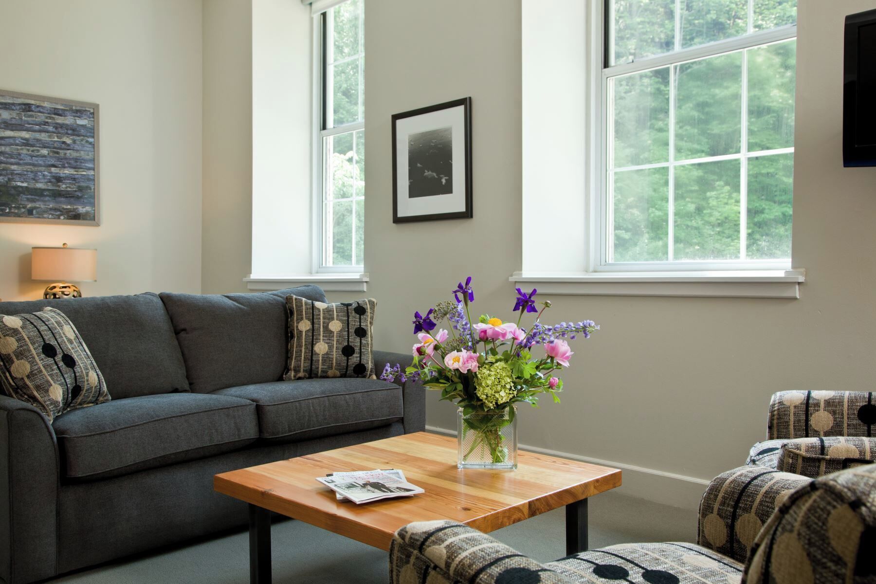 32-inch flat-screen tv with digital channels, tv