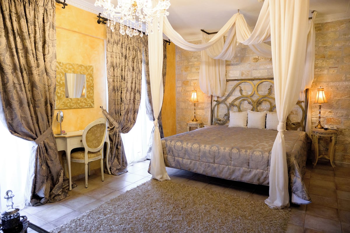 Junior Suite | In-room safe, soundproofing, iron/ironing board, free cots/infant beds