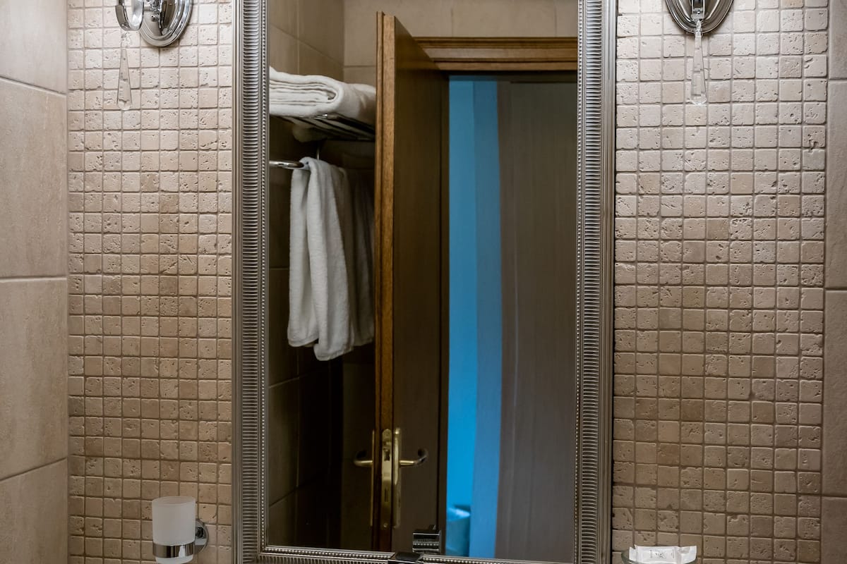 family room | bathroom | free toiletries, hair dryer, towels