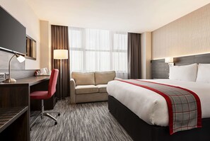 低刺激性寝具、セーフティボックス (室内)、デスク、アイロン / アイロン台