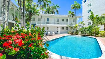 3 outdoor pools, pool umbrellas, sun loungers