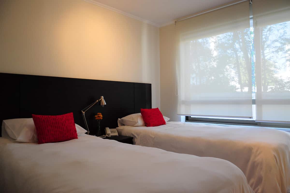 1 chambre, coffres-forts dans les chambres, bureau