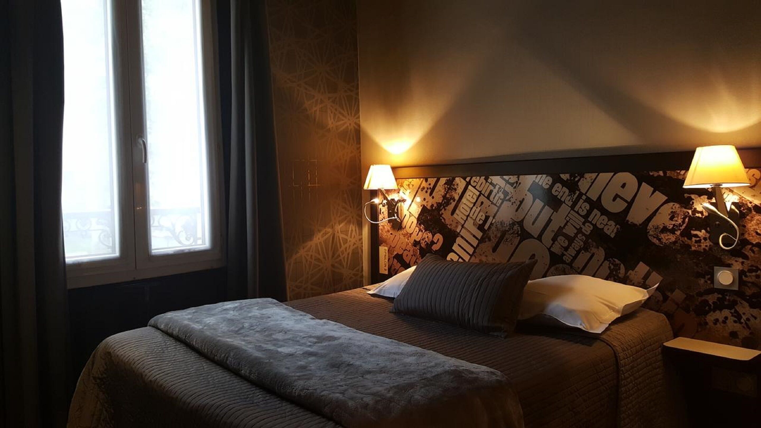 classic double room, 1 double bed | 1 bedroom, desk, blackout curtains, soundproofing