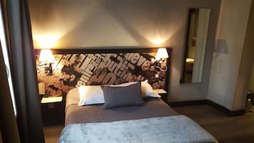 Chambre Double Classique, 1 lit double | Bureau, rideaux occultants, chambres insonorisées, Wi-Fi gratuit