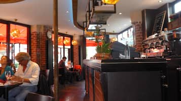 Bar (di hartanah)