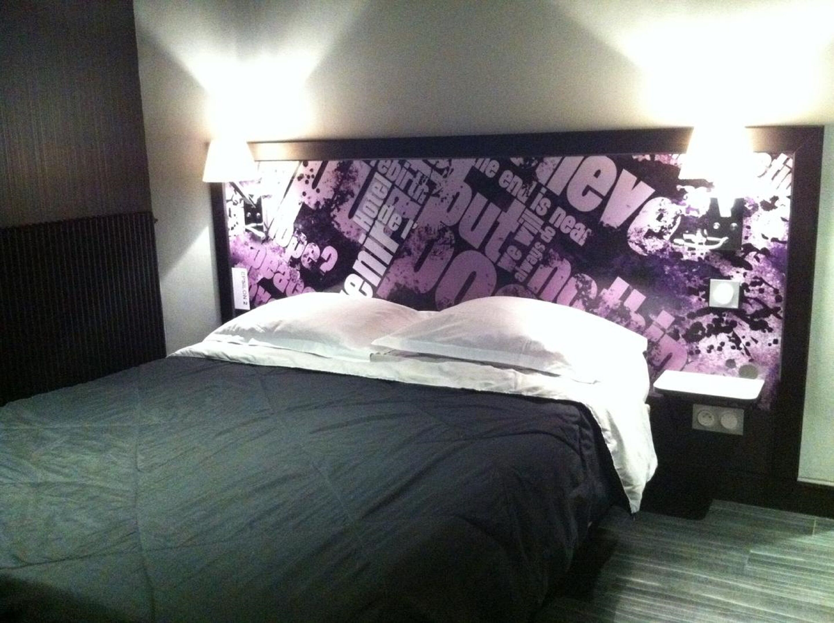 1 bedroom, desk, blackout curtains, soundproofing