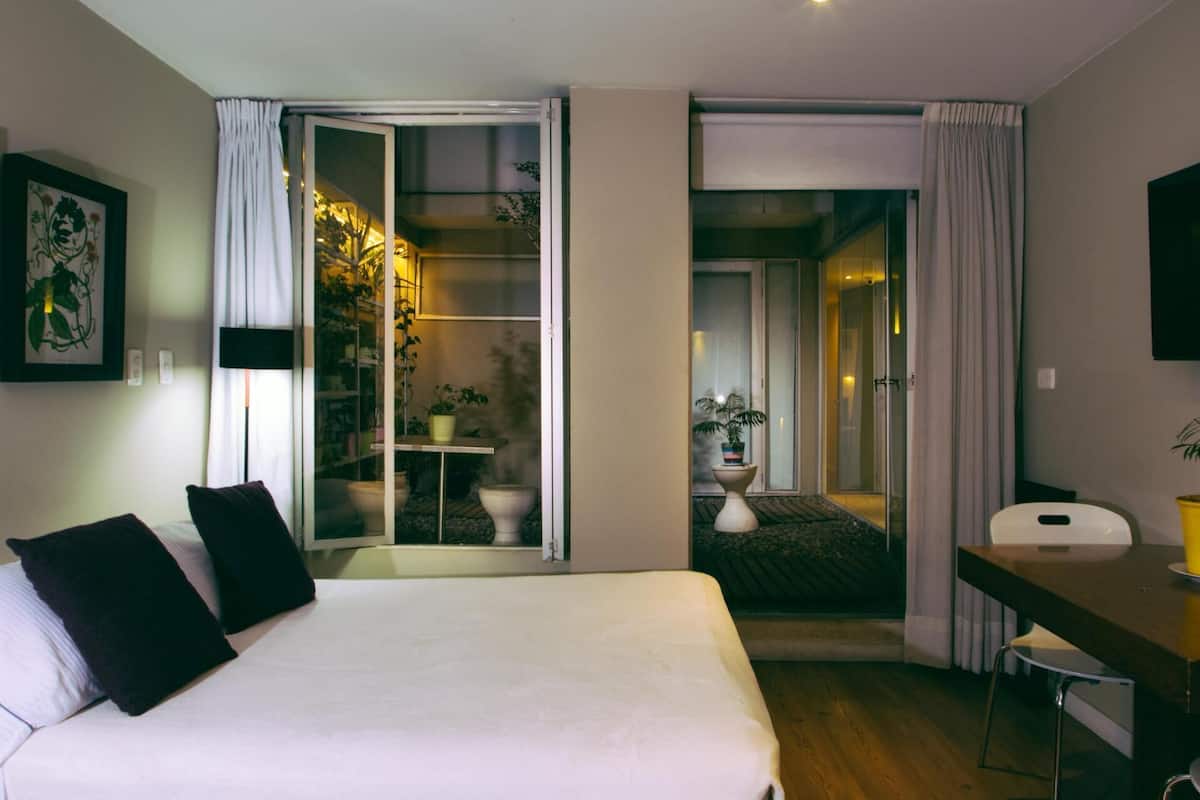 In-room safe, desk, iron/ironing board (on request), WiFi (free)