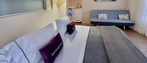 Coffres-forts dans les chambres, décoration personnalisée, bureau