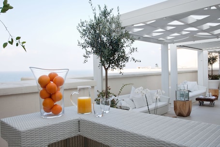 Fachada. JR Hotels Bari Grande Albergo delle Nazioni