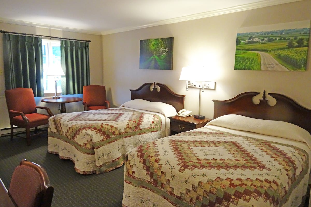 Standard Room, 2 Double Beds | Iron/ironing board, free WiFi, bed sheets