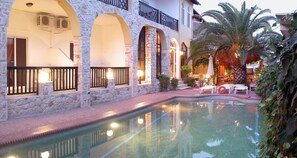 Outdoor pool - Hotel Pighi (Kassandra)