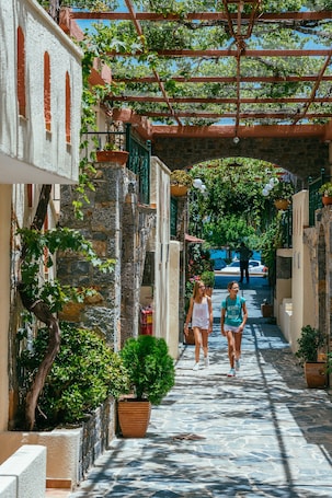 Building design. Ammoudara Beach Hotel & Apartments