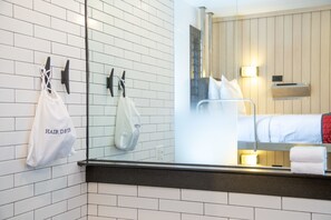 Regadera, regadera tipo lluvia, amenidades de baño gratuitas 