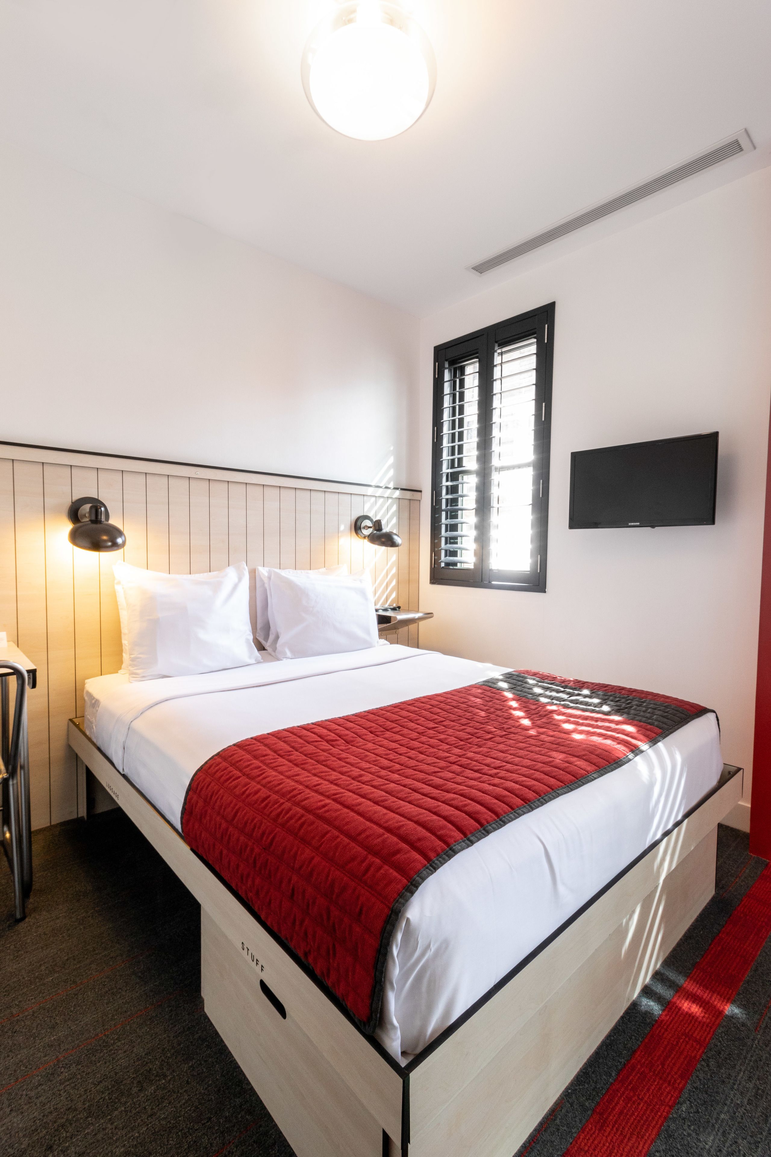 Premium bedding, in-room safe, desk, blackout drapes