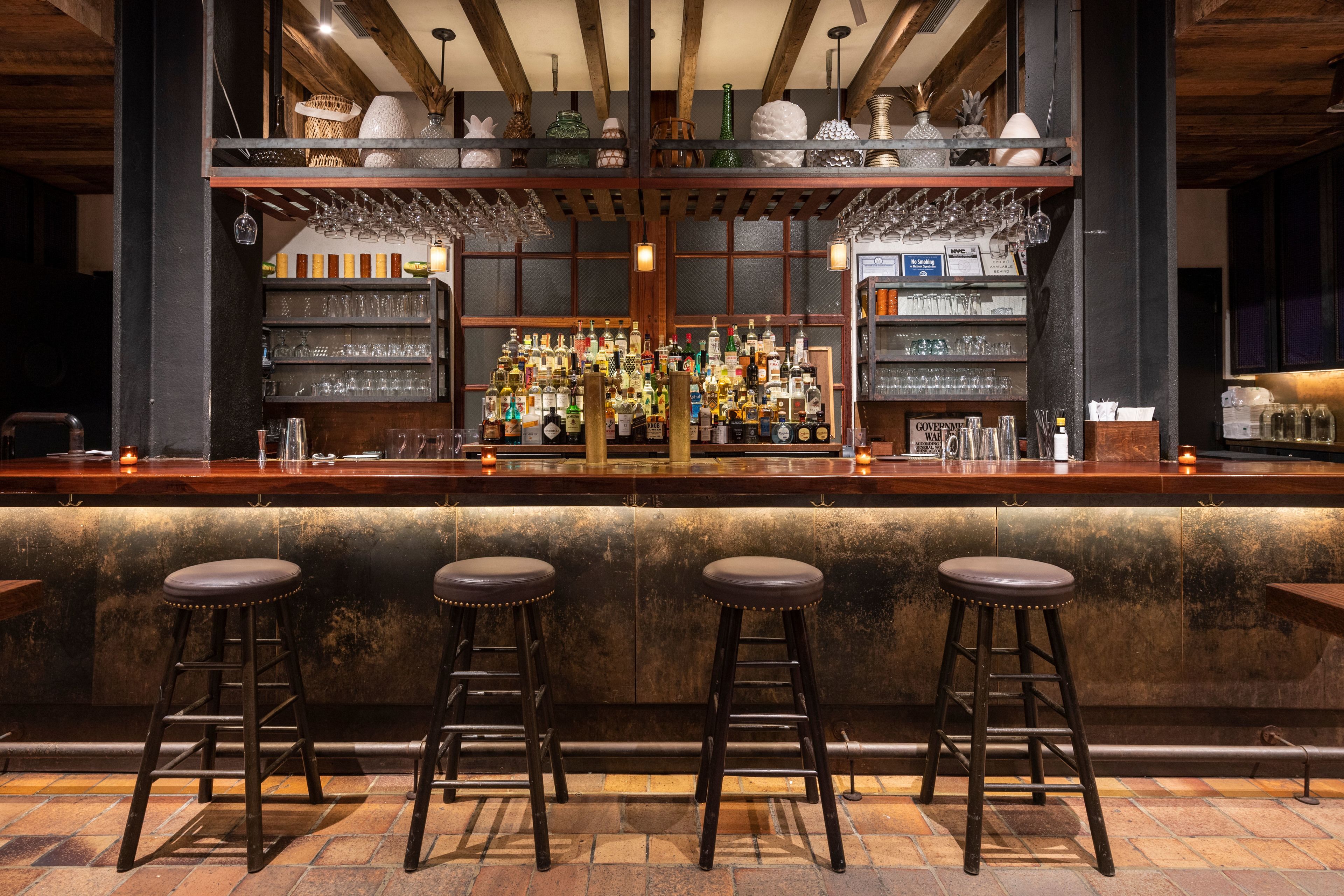 2 bars/lounges, rooftop bar