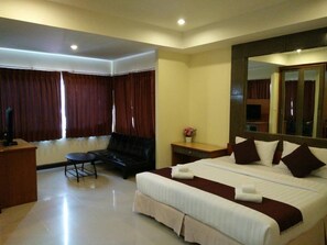 ห้องดับเบิลหรือทวิน | ตู้นิรภัยในห้องพัก, Wi-Fi ฟรี