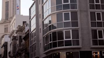 Pintu masuk properti