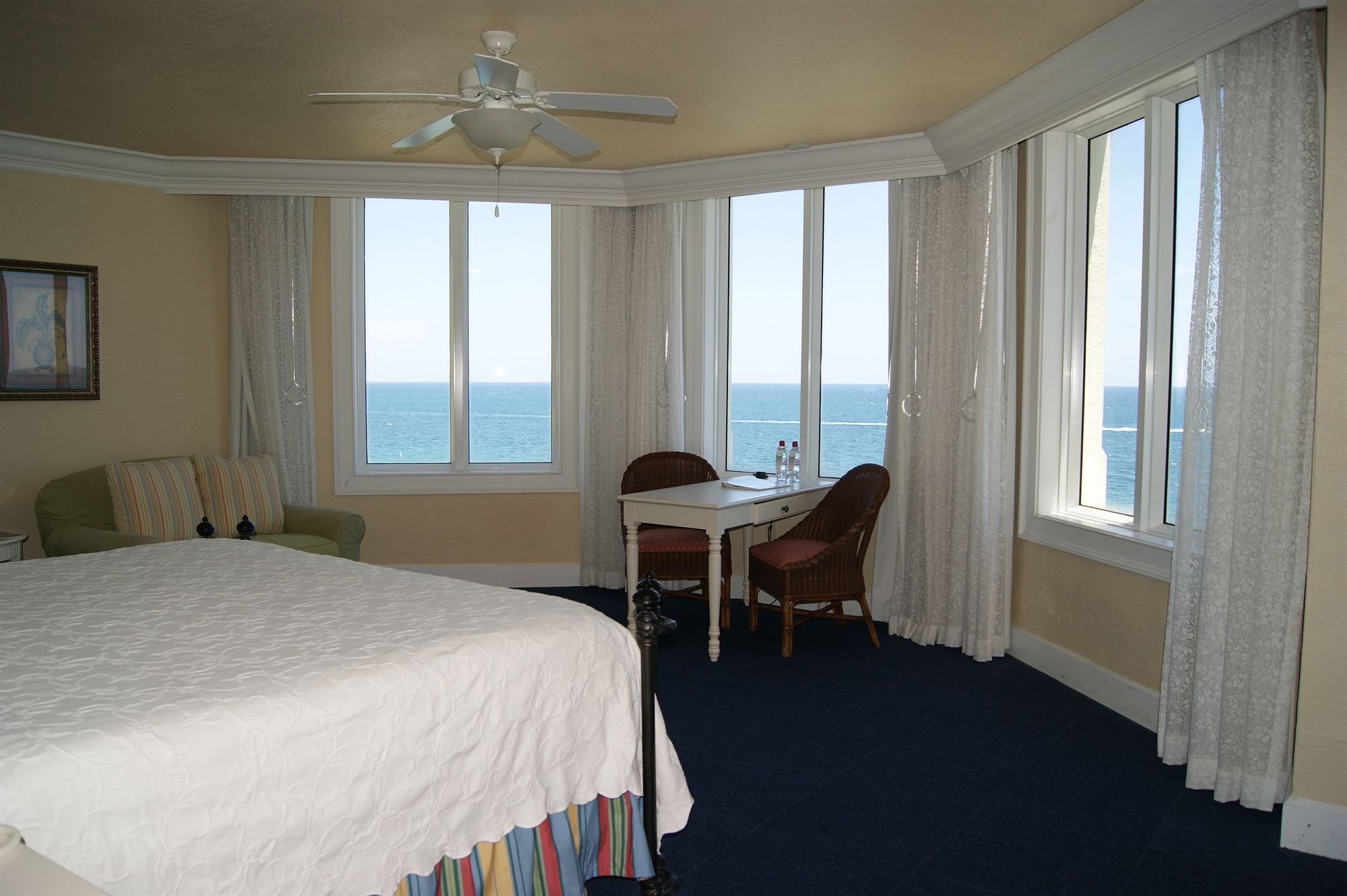 premium bedding, pillow-top beds, in-room safe, desk