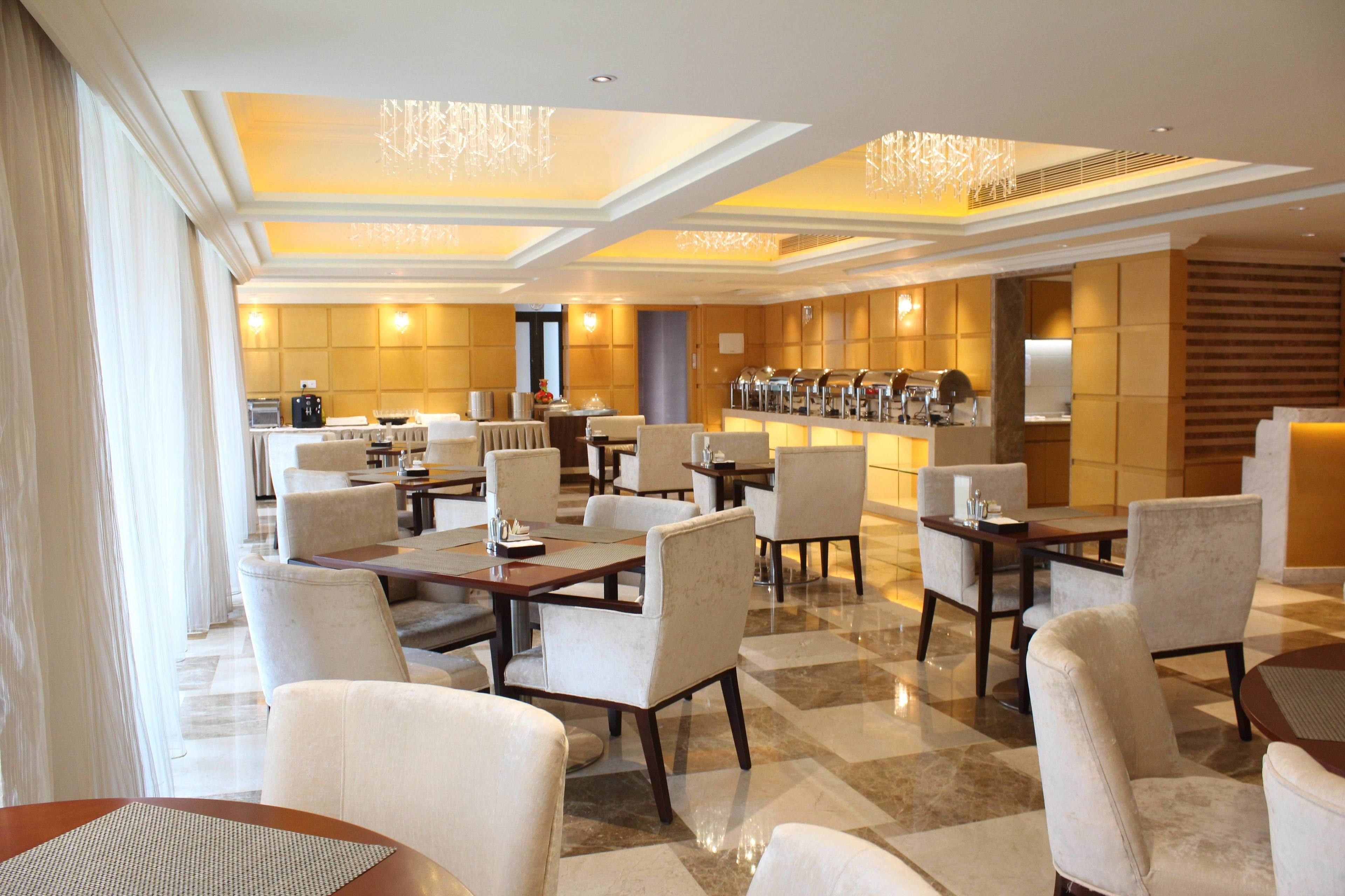 breakfast (cny 90 per person)