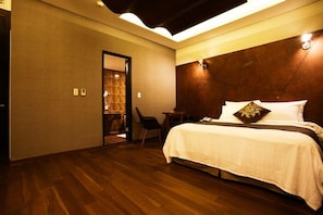 Deluxe Double Room - Karak Tourist Hotel (Seoul)