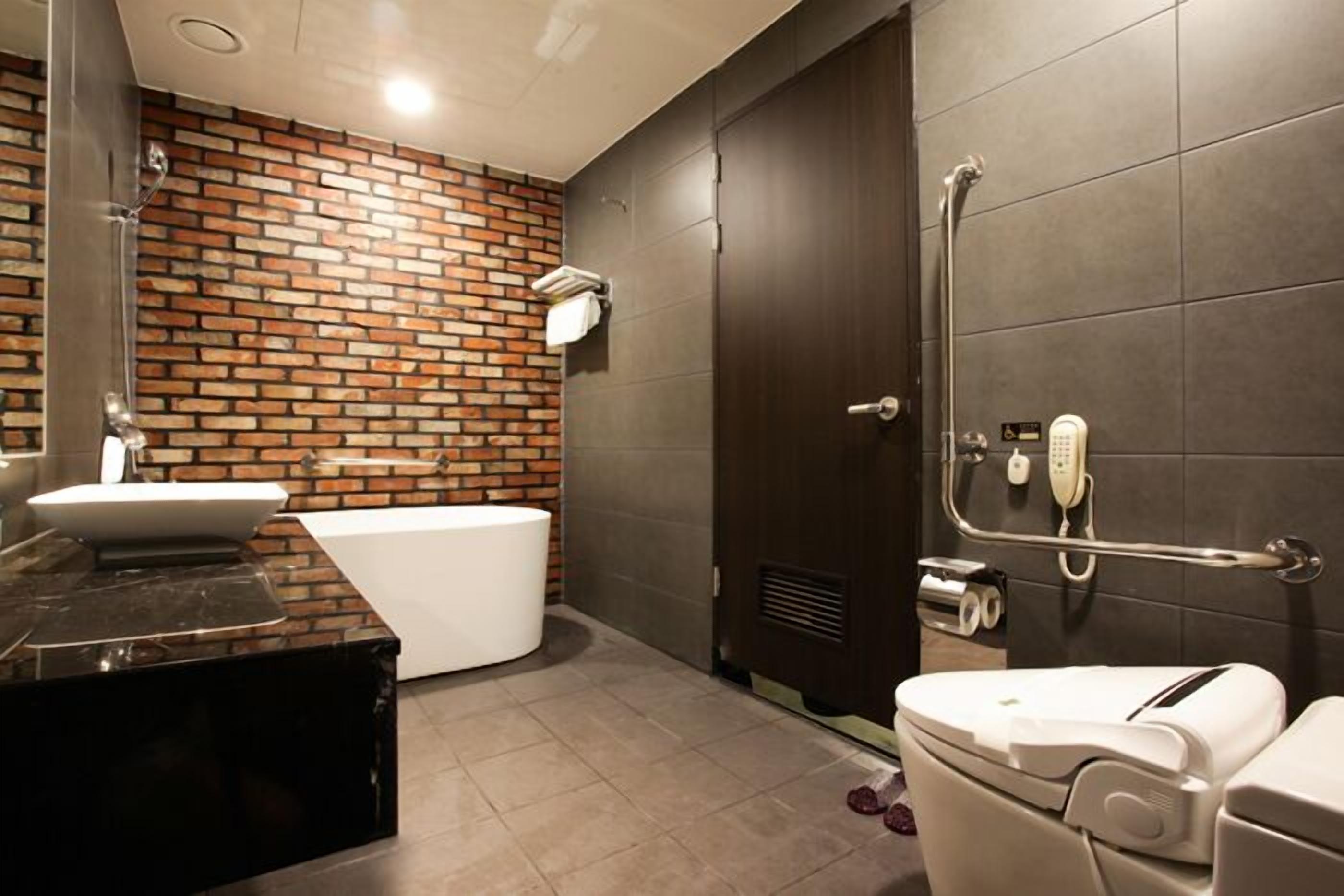 Photo - Karak Tourist Hotel