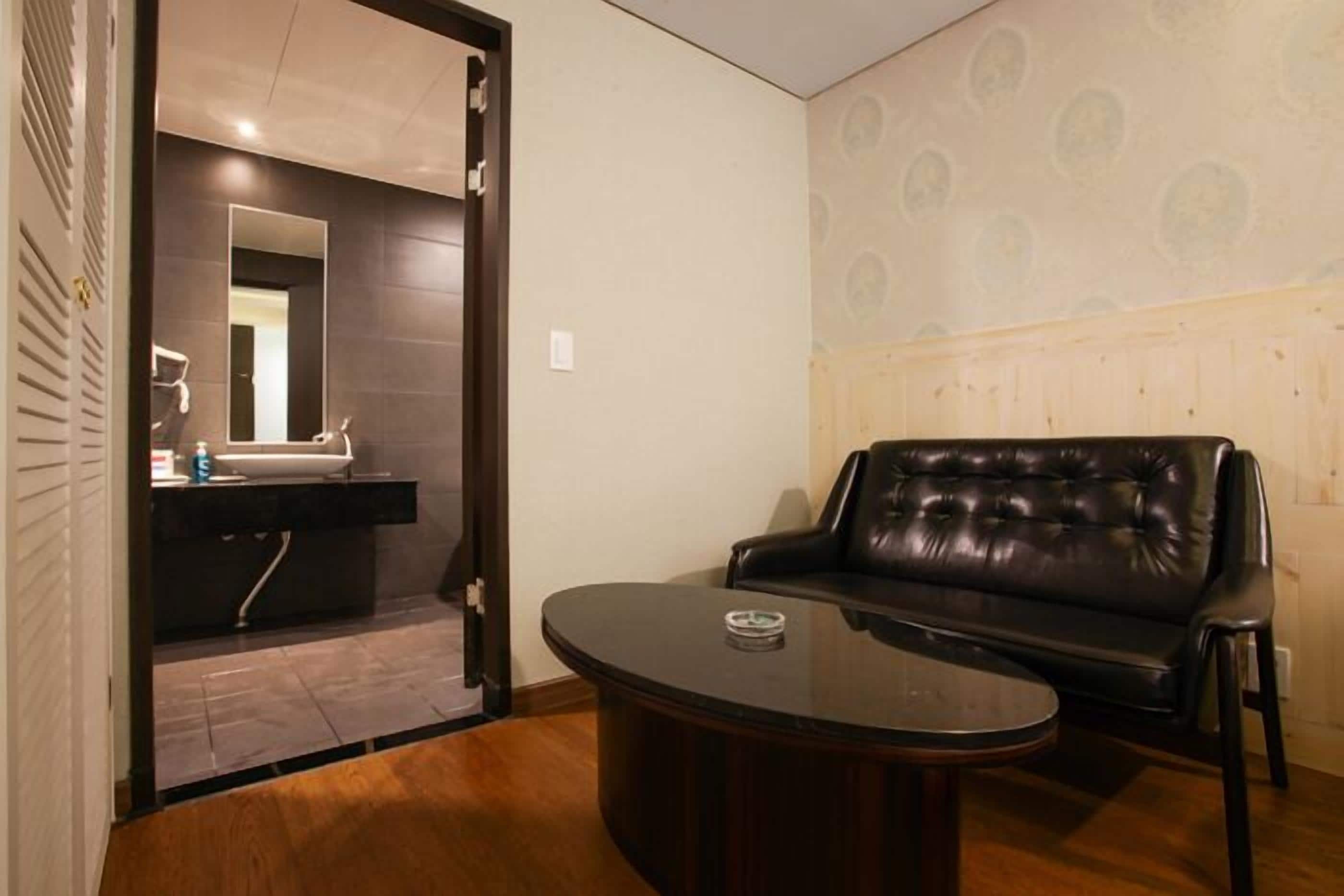 Photo - Karak Tourist Hotel