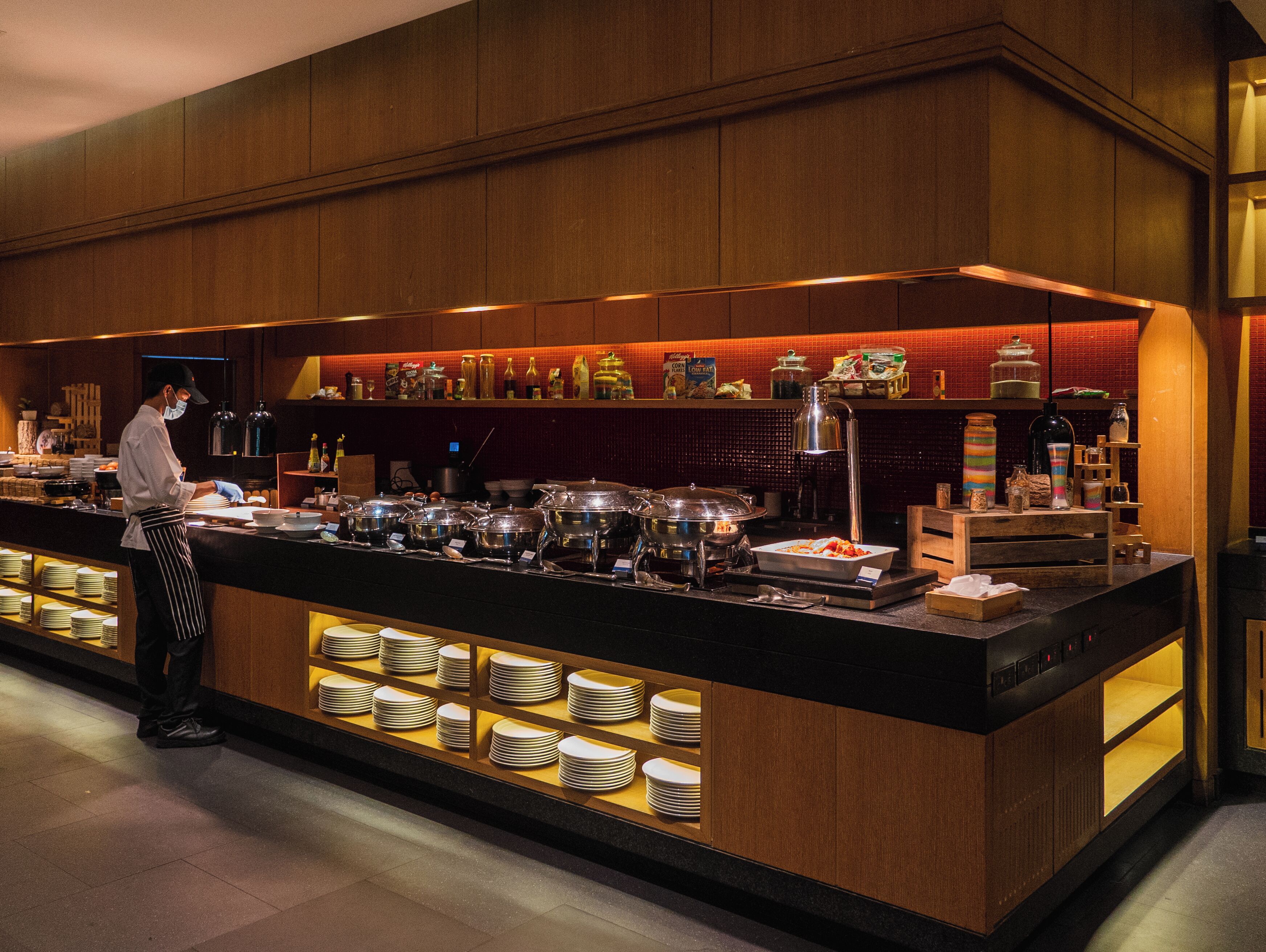 Daily buffet breakfast (THB 680 per person)