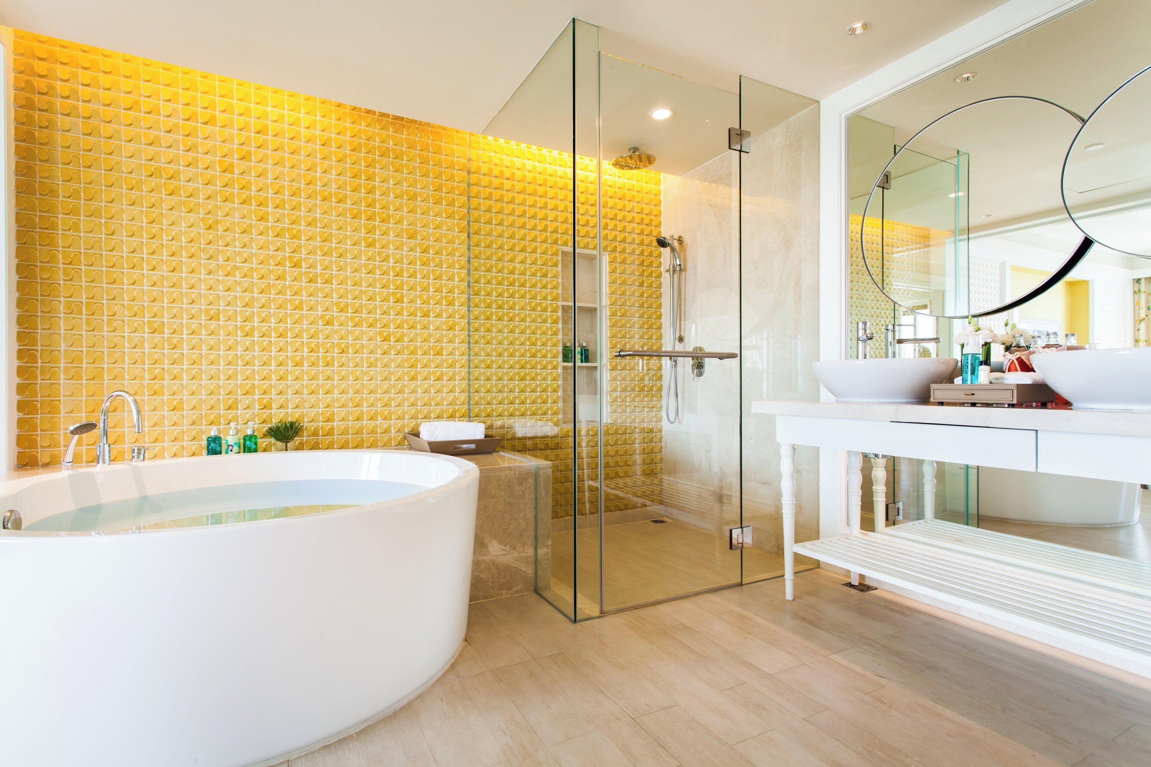 Artículos del minibar gratis y caja de seguridad en la habitación 