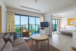 Míníbarir (sumir drykkir ókeypis), öryggishólf í herbergi