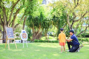 Zona de juegos infantil al aire libre