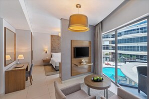 สแตนดาร์ดสตูดิโอ, ระเบียง, วิวสระว่ายน้ำ | 1 ห้องนอน, ผ้านวมขนเป็ด, มินิบาร์, ตู้นิรภัยในห้องพัก