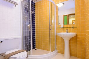 Royal grand King size bed  | Banheiro | Chuveiro, secador de cabelo, toalhas de banho 