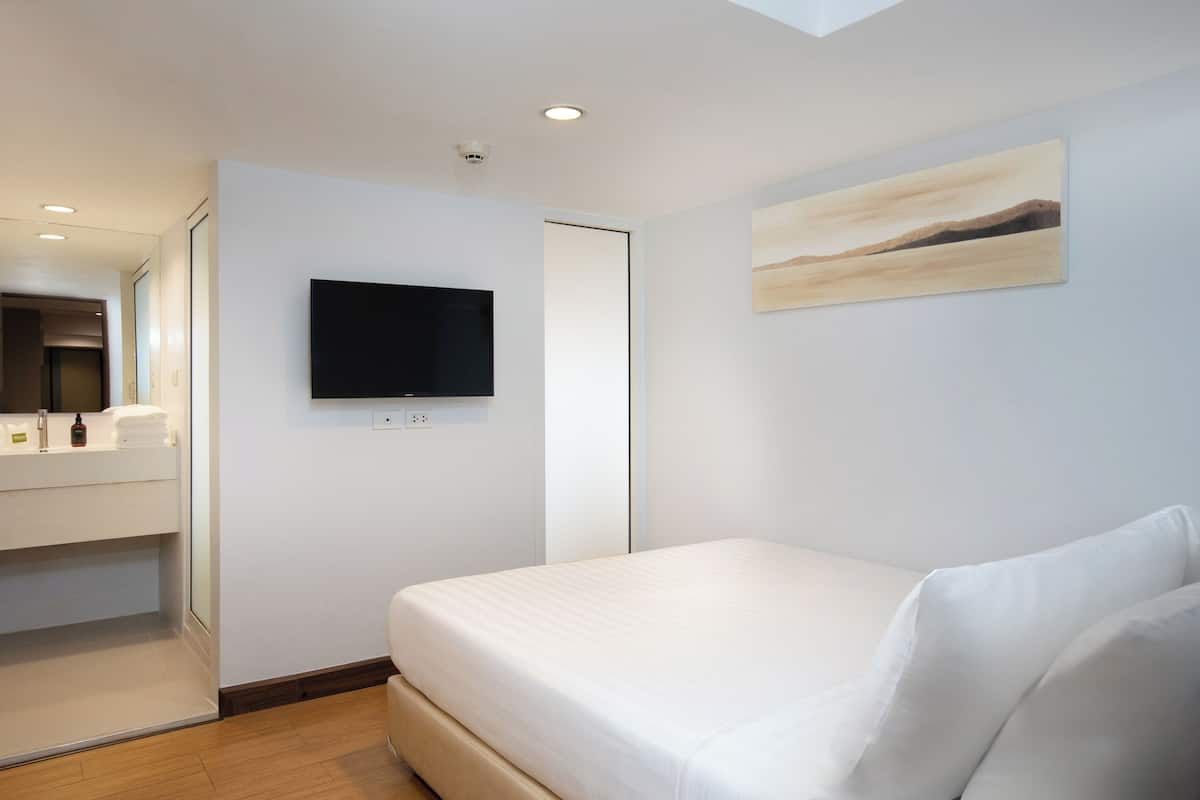 Economy kamer (without Window) | Een minibar, een kluis op de kamer, een bureau, gratis wifi