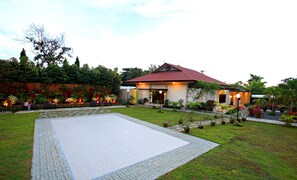 Property grounds - Hotel Tropika (Davao)