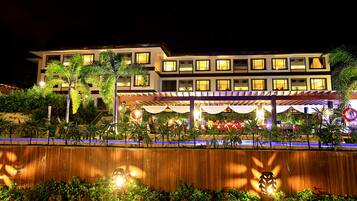 Front of property - evening/night