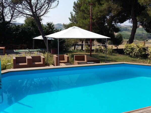 Outdoor pool, free cabanas, pool umbrellas - Casale Valentini (Fermo)