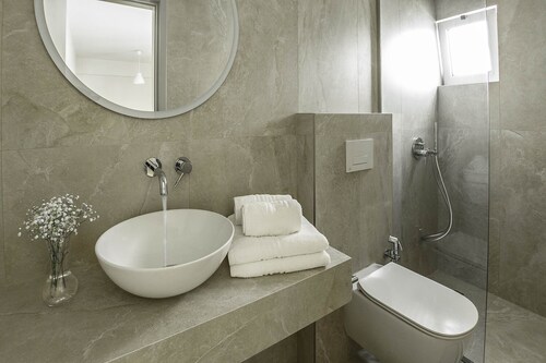 Diamond Apts and Suites