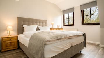 Family Suite, 1 Bedroom | Free cots/infant beds, free WiFi, bed sheets