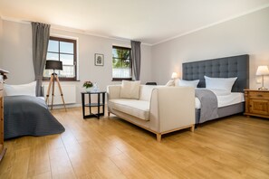 Family Triple Room | Free cribs/infant beds, free WiFi